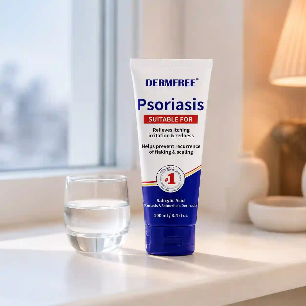 Dermfree tubus az ablakpárkányon reggeli és esti fényben